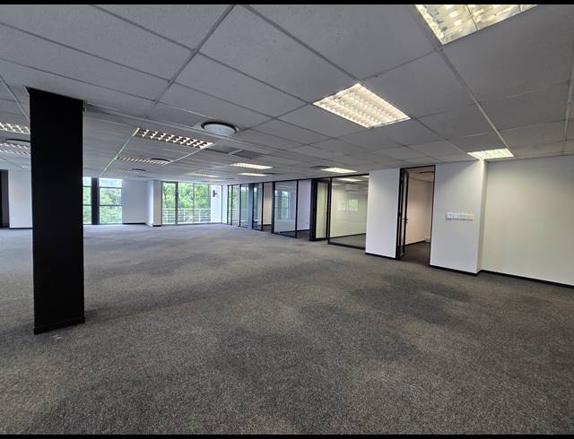 669M² OFFICE TO LET IN BRYANSTON